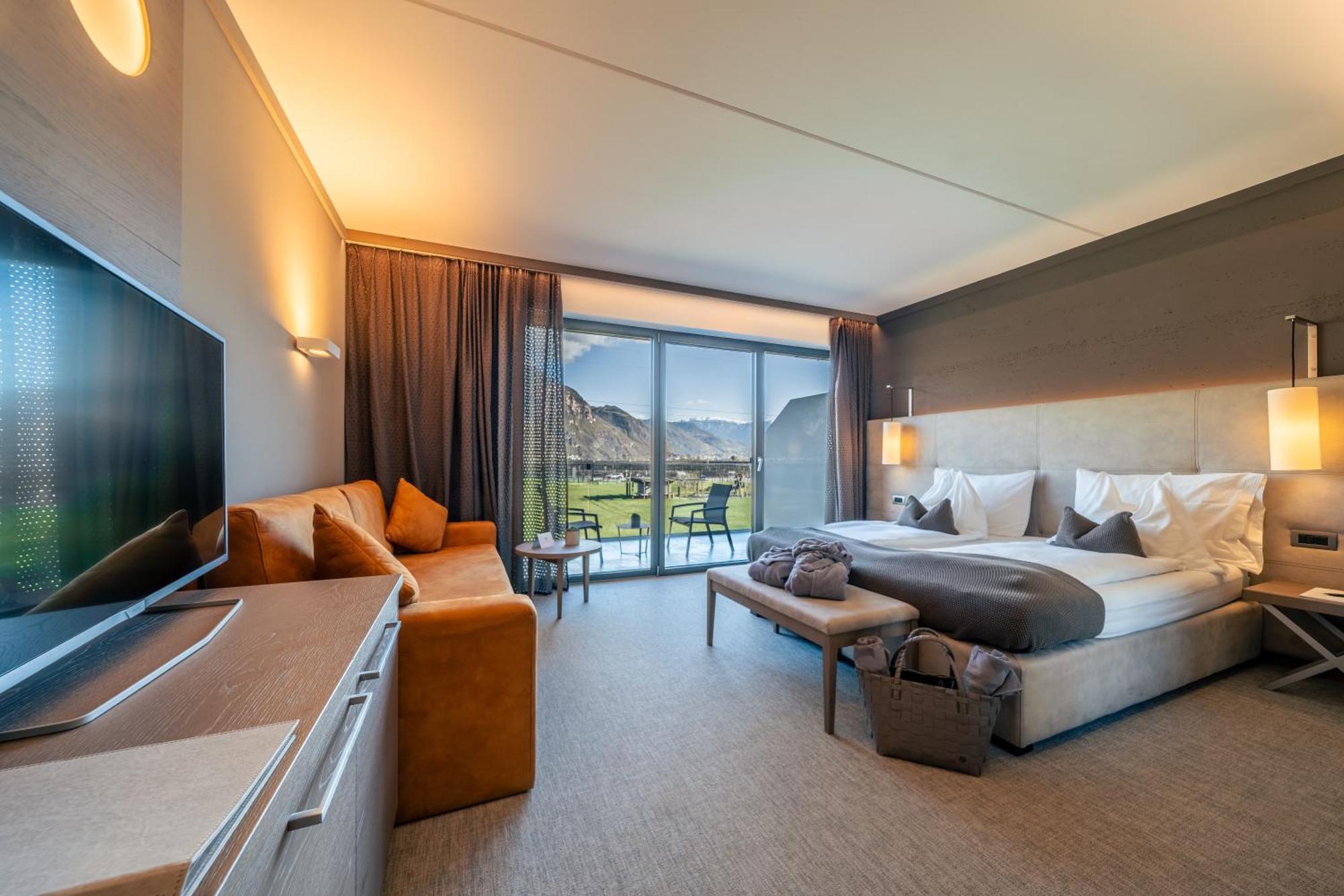 The Lodge Sporthotel - Golfclub Eppan Апиано сула Страда дел Вино Екстериор снимка